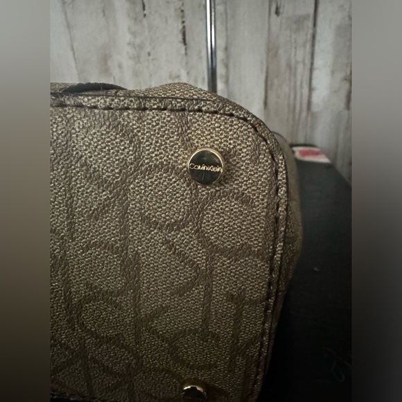 🏷️NWT Calvin Klein Louise monogram signature tote - Picture 10 of 10
